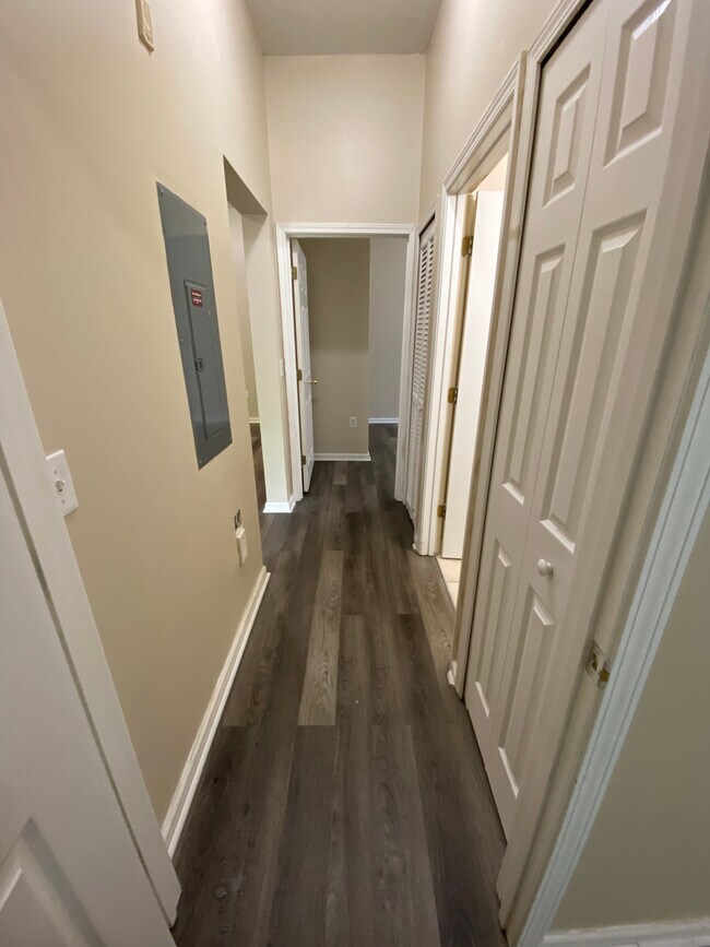 Hallway - 1418 Manotak Point Dr