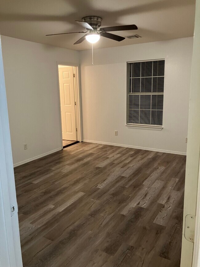 Foto del edificio - 36 Holly Dr