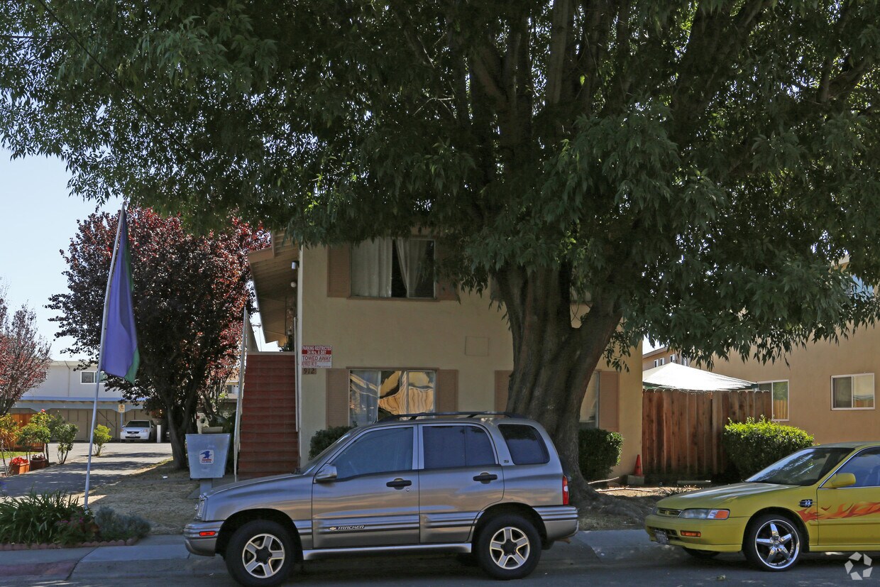 Building Photo - 912 Del Mar Ave
