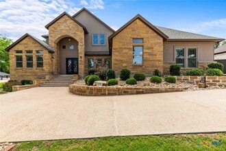 Building Photo - 1605 Alta Vista Loop