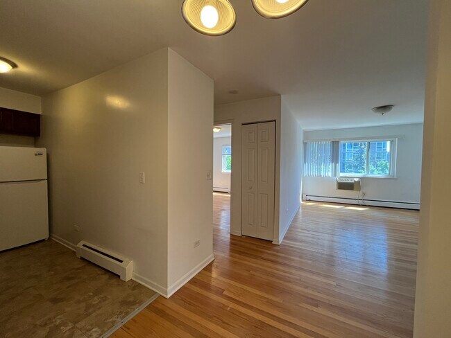 Foto del edificio - 736 W Buena Ave