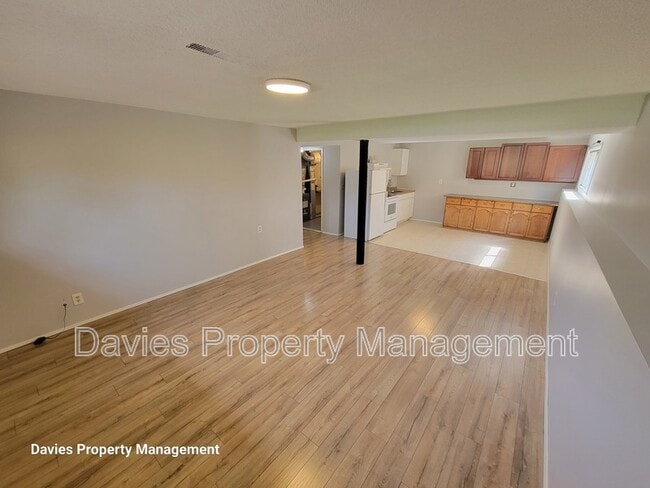 Building Photo - 8725-8151 151 St NW