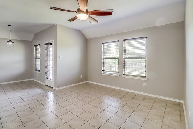 Building Photo - 2520 Caden Ct