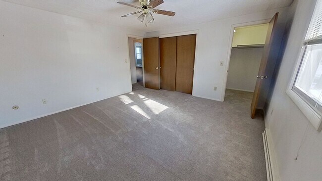 Foto del edificio - Townhouse Living in York Township with Garage - MOVE IN SPECIAL