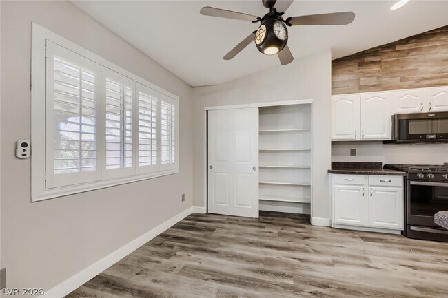 Foto del edificio - 4407 Golden Palomino Ln