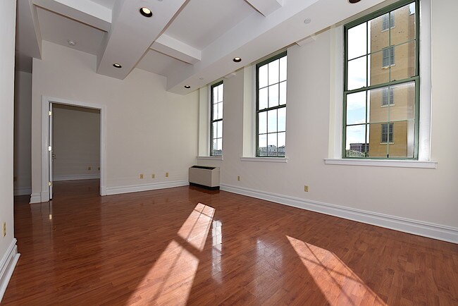 Building Photo - 4502 Ditmars Blvd
