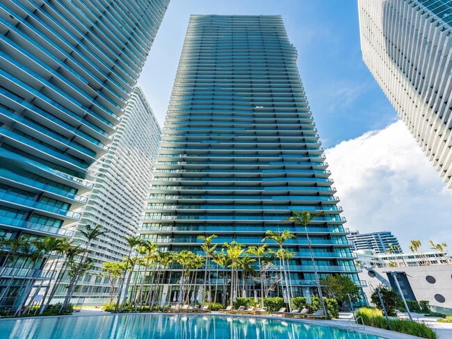 Foto del edificio - 480 NE 31st St