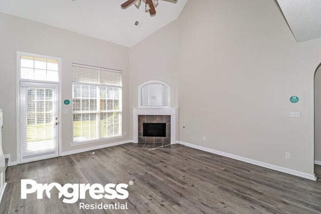 Foto del edificio - 4623 Tulip Bend Dr