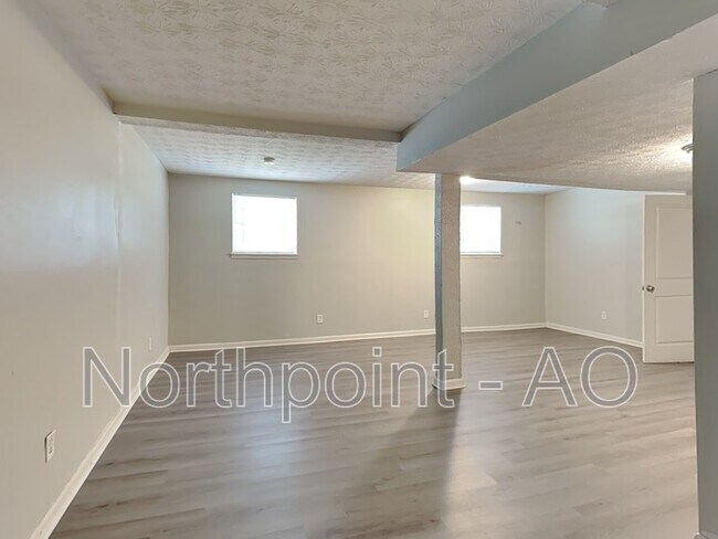 Foto del edificio - 6047 Marbut Rd