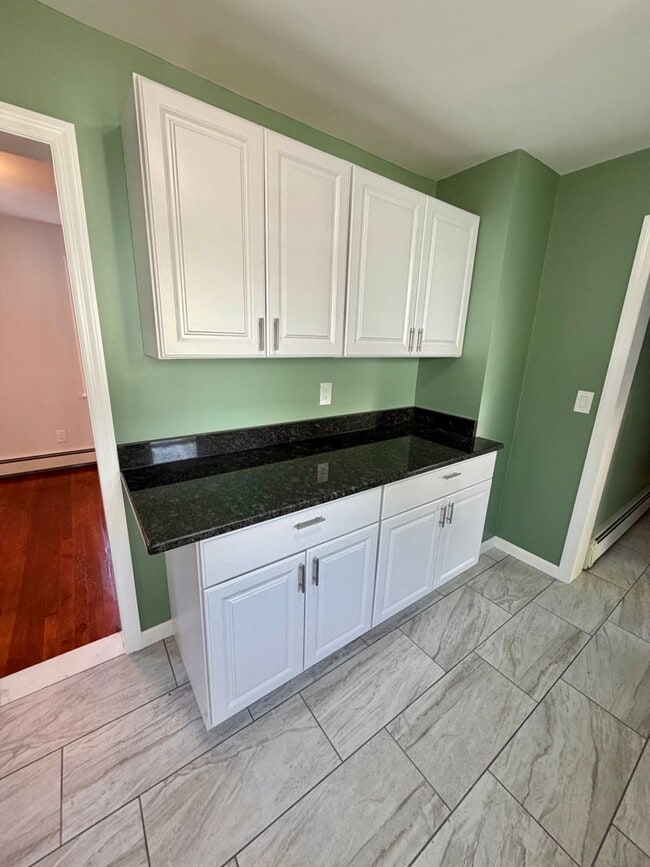Building Photo - FOR RENT: Charming Remodeled Arts & Crafts Home in Monticello