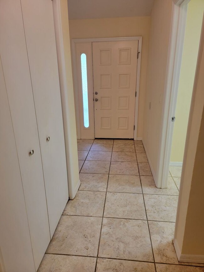 Building Photo - Magnificent 3/2/2 Pool Home in Citrus Hill...