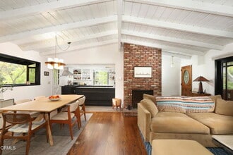 Building Photo - 400 Glenullen Dr