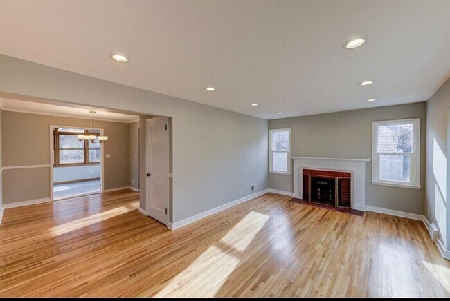 Foto del edificio - 4 bed/3 bath in Richfield