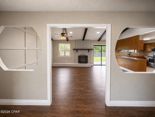 Building Photo - 3015 Longwood Cir