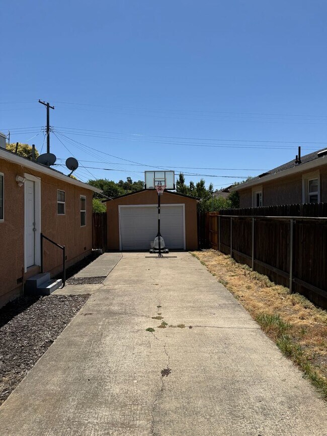 Foto del edificio - 3120 33rd Ave