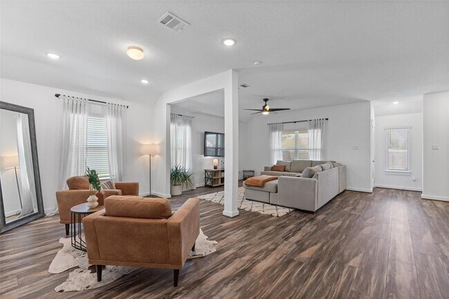 Foto del edificio - 522 Hendelson Ln