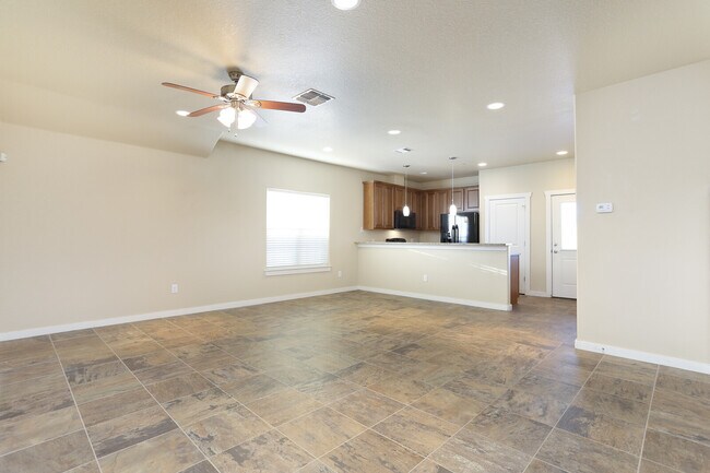 Building Photo - 217 Circle Ct