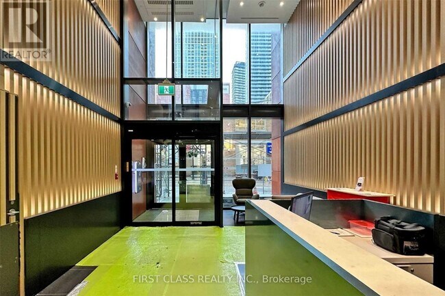 Building Photo - 357-3357 King St W