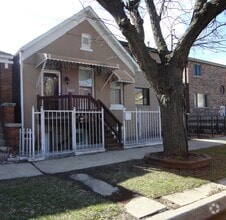 Building Photo - 3208 S Throop St