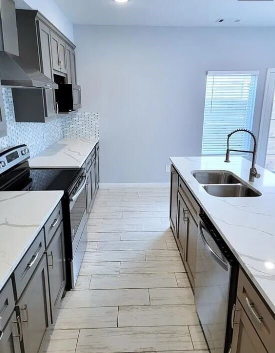 Foto del edificio - 8203 Oak Knoll Ln