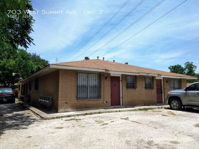 Building Photo - 703 W Summit Ave