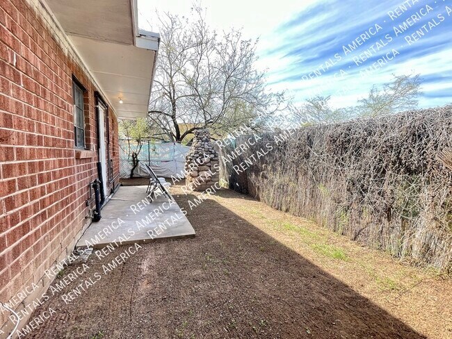 Foto del edificio - COMING SOON: Spacious casita with private ...