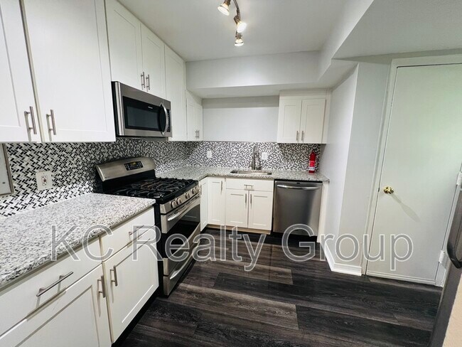 Building Photo - 404 N Armistead St