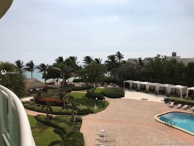 Foto del edificio - 3001 S Ocean Dr