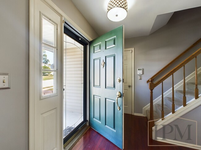 Building Photo - Available Now Breathtaking 4 Bedroom 3 Bat...