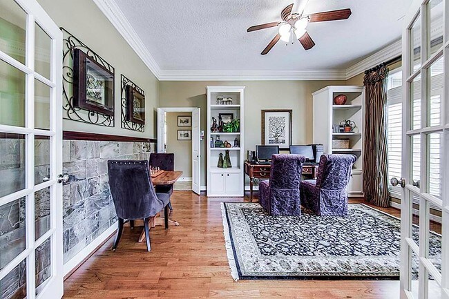 Foto del edificio - 2803 Silent Spring Creek