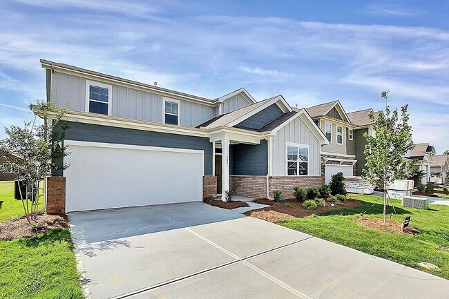Foto del edificio - Home with 4 bedrooms, 3 full baths Fence i...