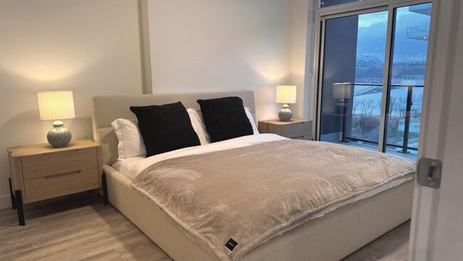 Building Photo - 1626 Water St