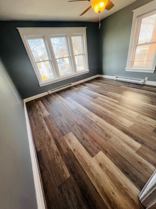 Foto del edificio - 545 Benton St