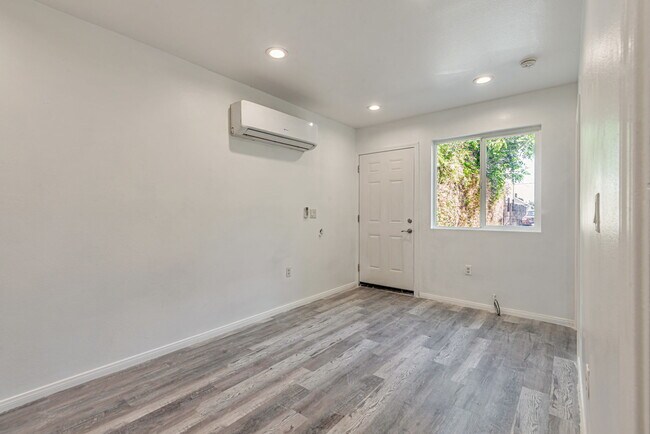 Foto del edificio - 849 W 43rd St