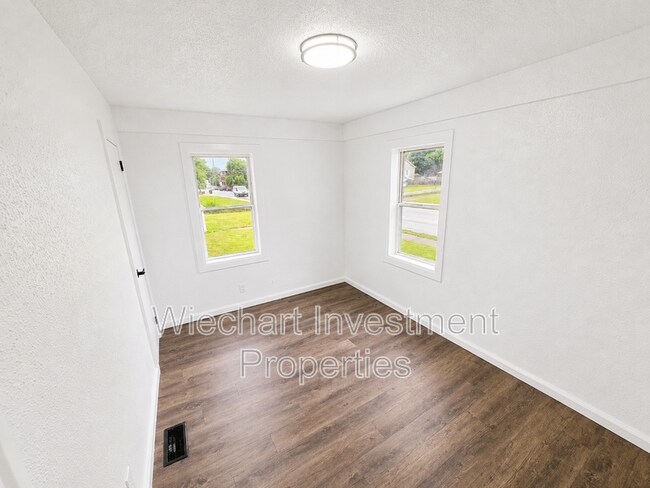 Foto del edificio - 618 W Wayne St