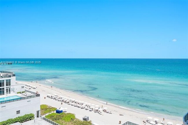 Foto del edificio - 15811 Collins Ave