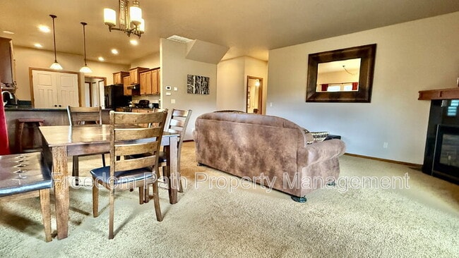 Building Photo - 406 Lundblad Pl