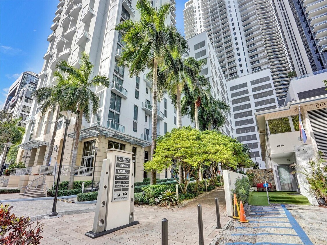 Primary Photo - 1050 Brickell Ave