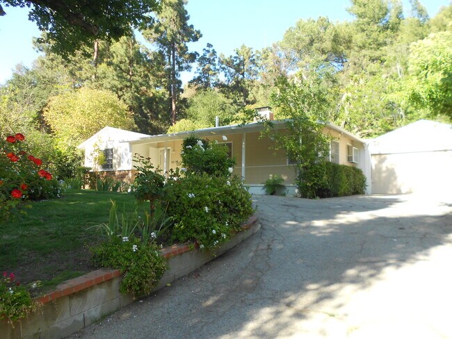 Building Photo - 2670 N Beverly Glen Blvd