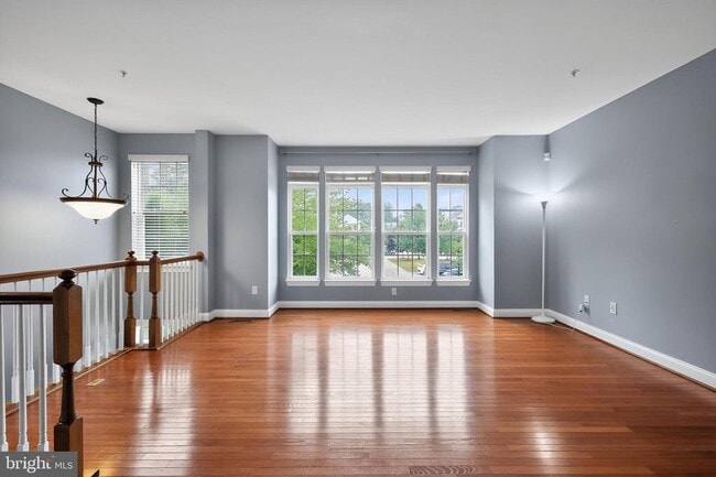 Building Photo - 9850 Solar Course