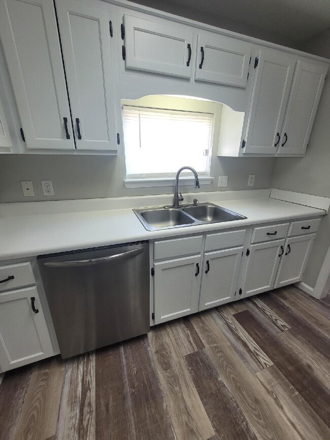 Building Photo - 1126 Lenny Ln