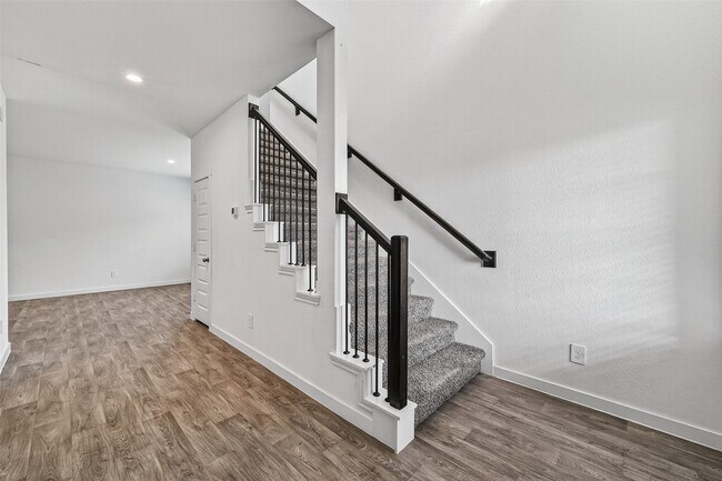 Building Photo - 31622 Whittis Hl Wy