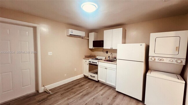 Foto del edificio - 32 NE 169th St