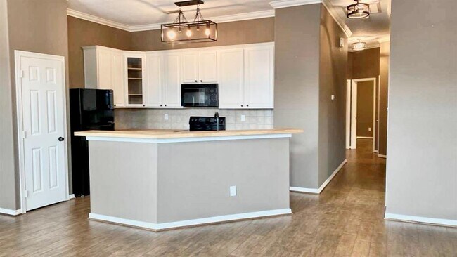 Building Photo - 12755 Mill Ridge Dr