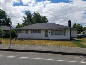 Building Photo - 710 SW 20th St