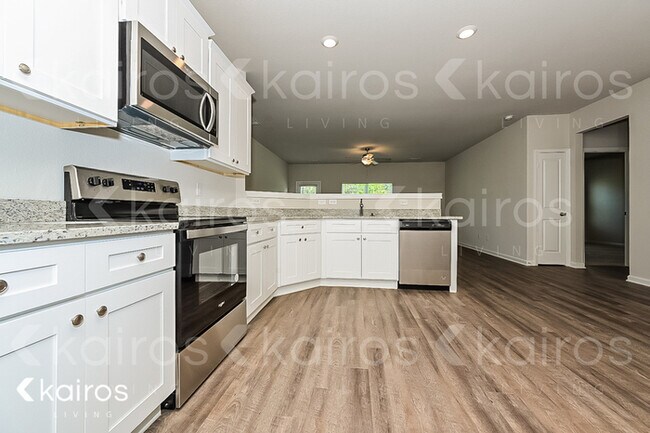 Foto del edificio - 7000 Pinehurst Way N