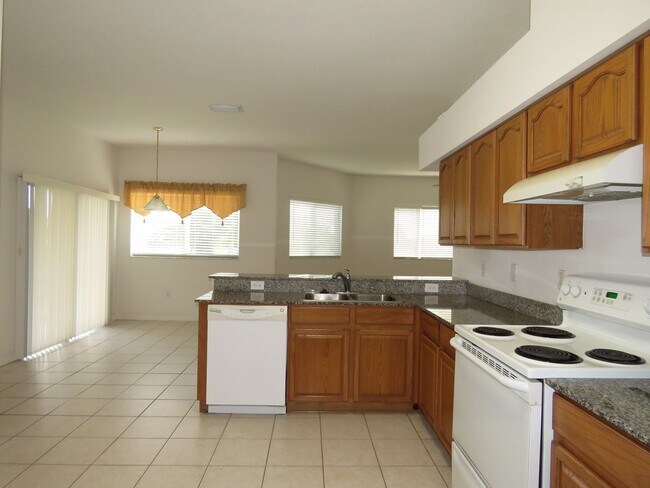 Building Photo - Large 4/2/3 Home renting $2850. month.