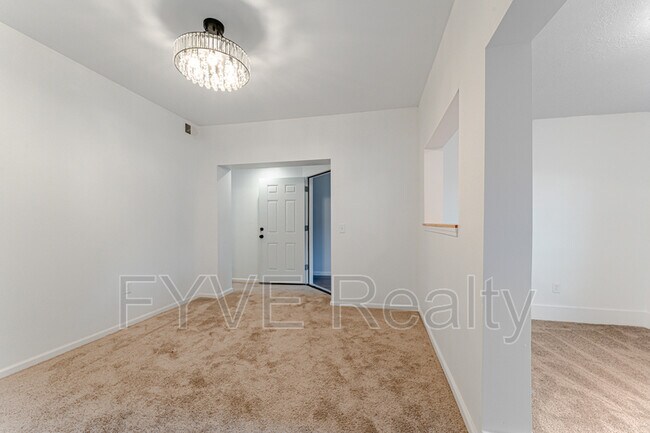 Building Photo - 666 Boggs Ave