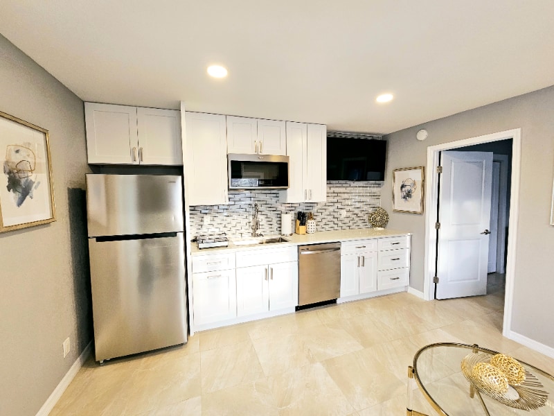 Photo - 1 Gorgeous Bright Space with Private Yard (Saint Petersburg, FL)