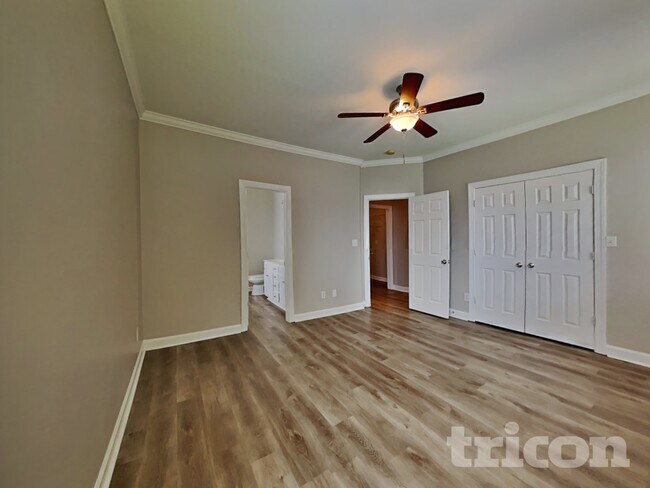 Foto del edificio - 79 Kerrylane Dr